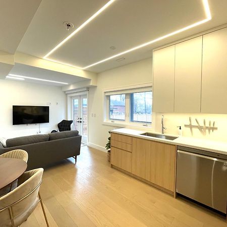 טורונטו Modern Apartment Close To The Beach With Parking מראה חיצוני תמונה