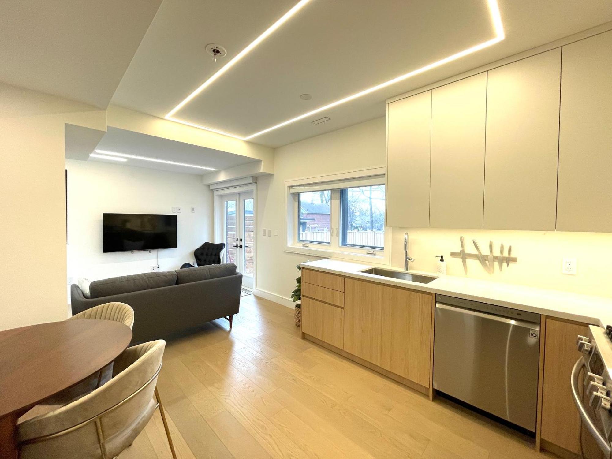 טורונטו Modern Apartment Close To The Beach With Parking מראה חיצוני תמונה